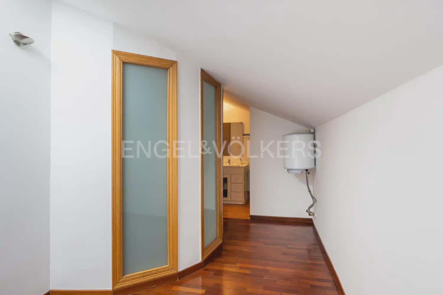 3 bedroom Flat for rent in Alzira with garage - € 1,300 (Ref: 9944900)