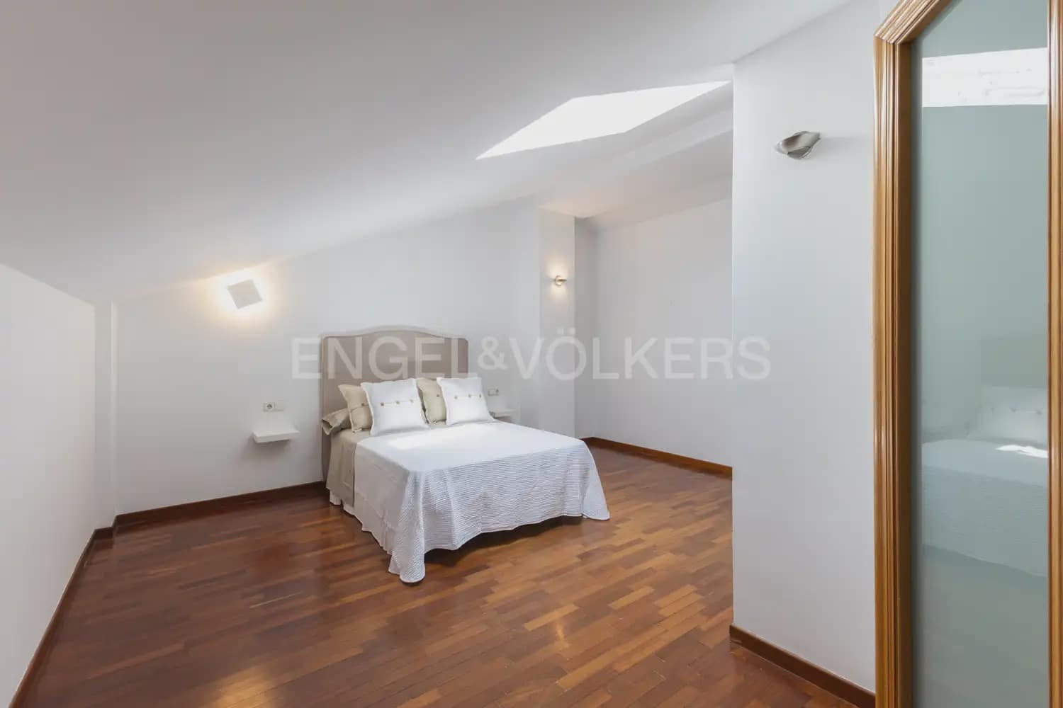 3 bedroom Flat for rent in Alzira with garage - € 1,300 (Ref: 9944900)