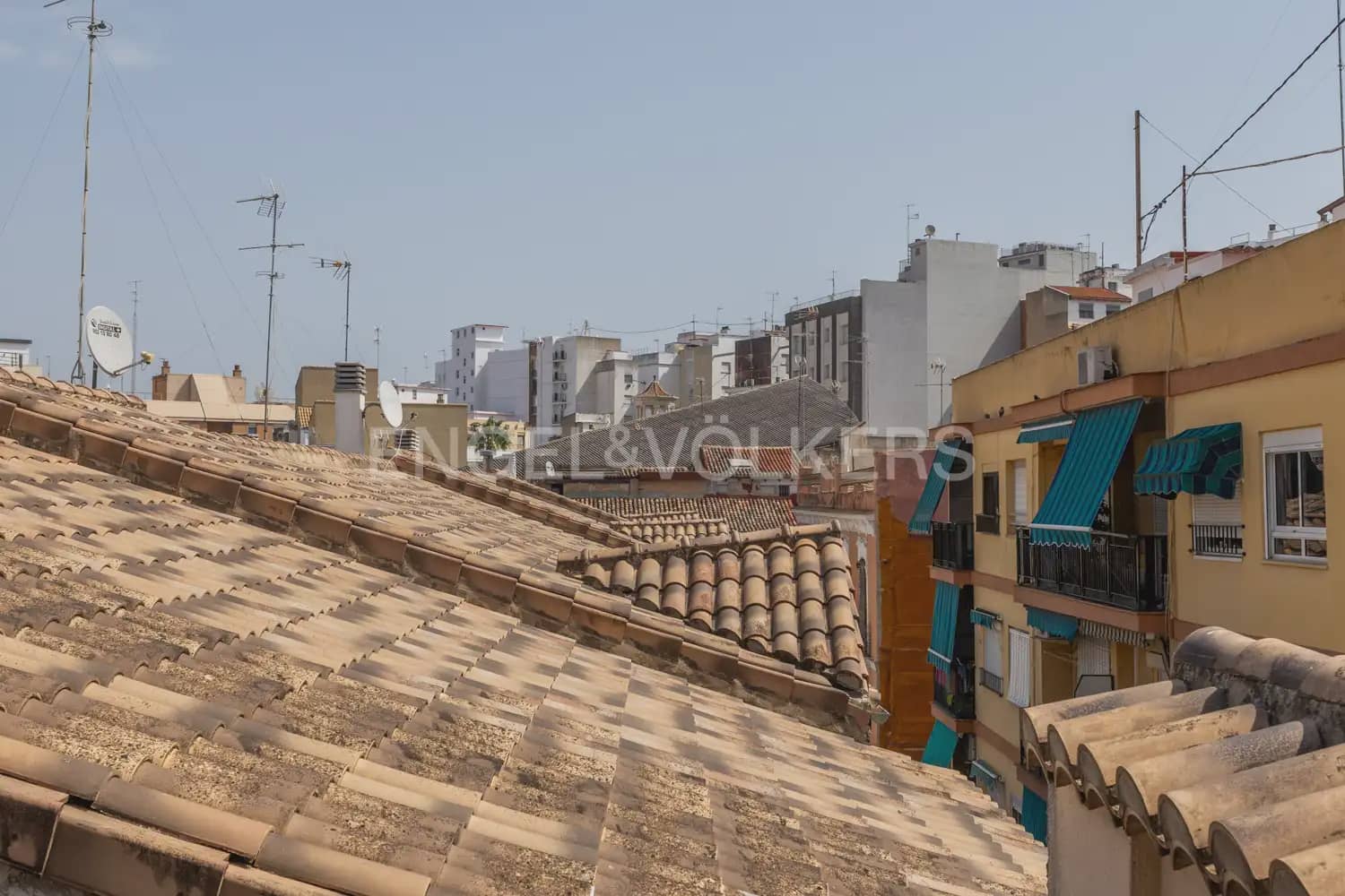 3 bedroom Flat for rent in Alzira with garage - € 1,300 (Ref: 9944900)