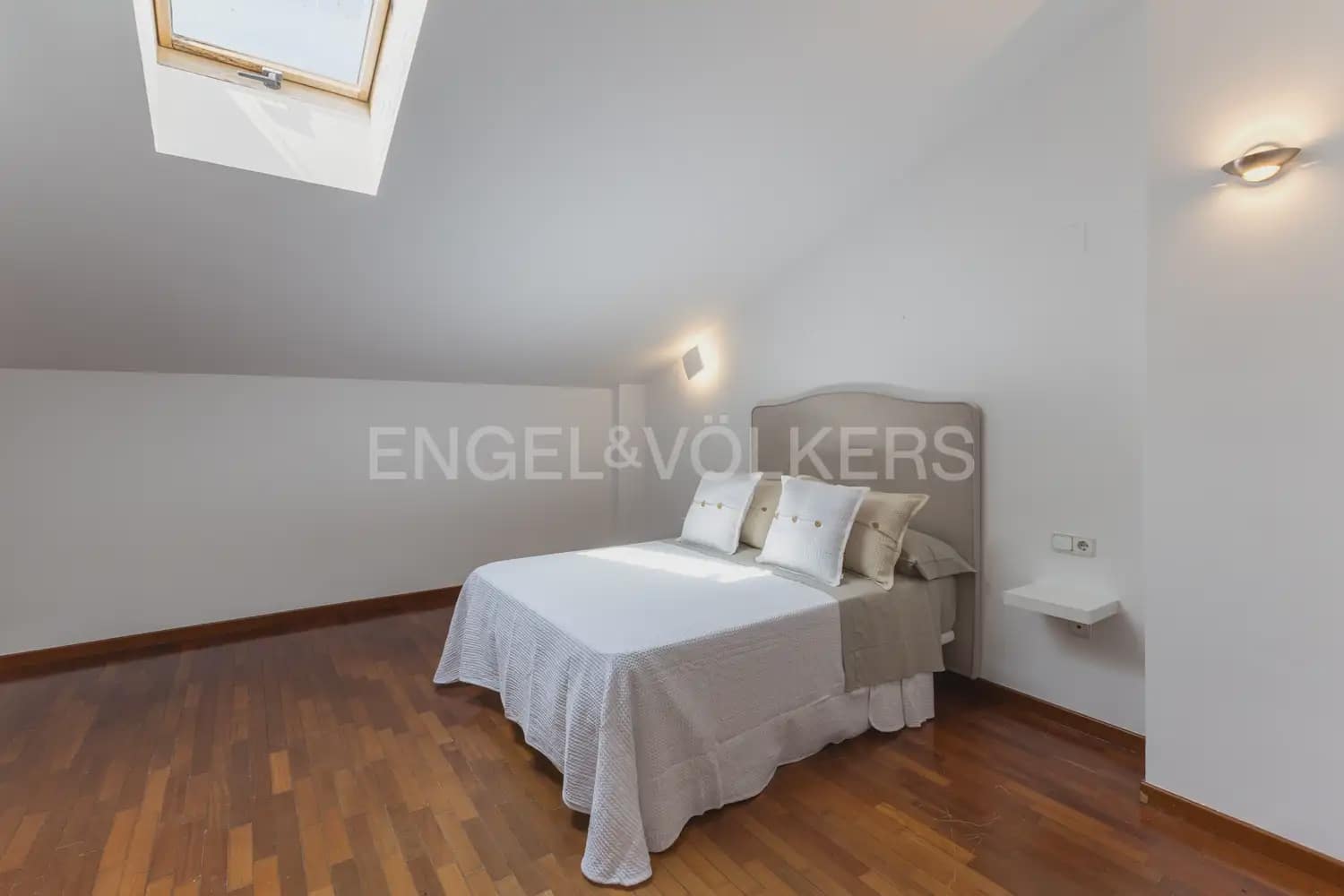 3 bedroom Flat for rent in Alzira with garage - € 1,300 (Ref: 9944900)