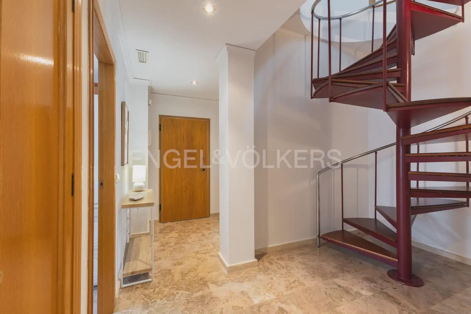 3 bedroom Flat for rent in Alzira with garage - € 1,300 (Ref: 9944900)