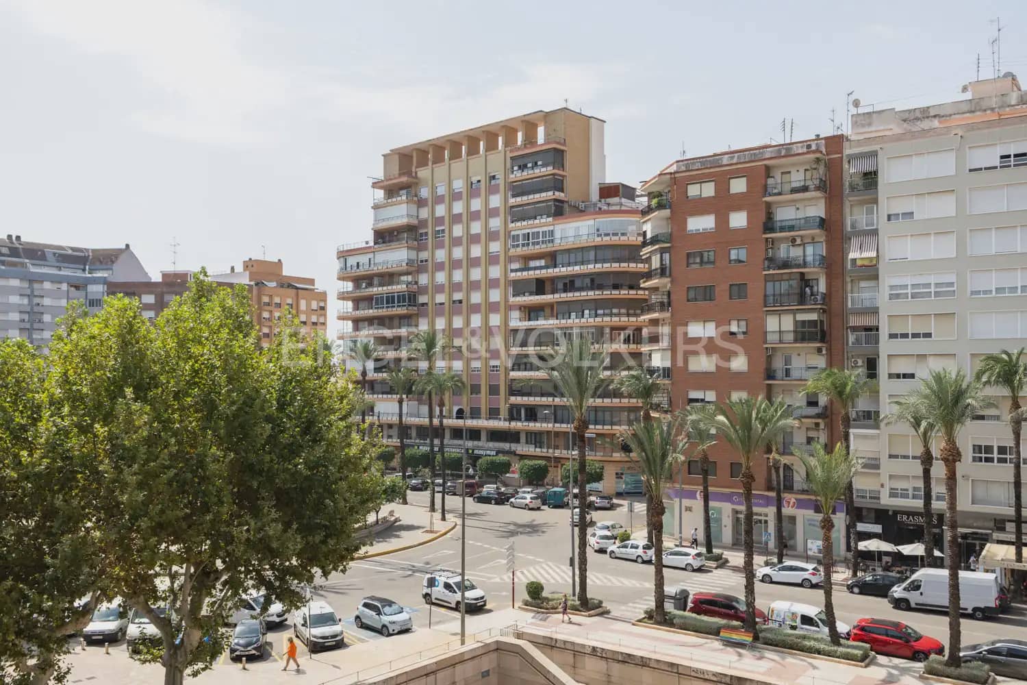 3 bedroom Flat for rent in Alzira with garage - € 1,300 (Ref: 9944900)