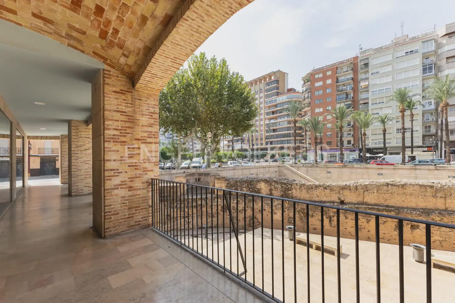 3 bedroom Flat for rent in Alzira with garage - € 1,300 (Ref: 9944900)