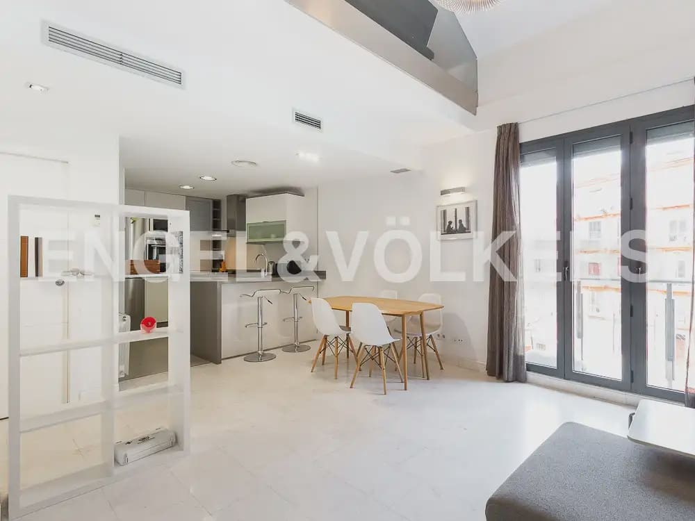 1 soverom Leilighet til leie i Valencia by - € 1 700 (Ref: 9944950)