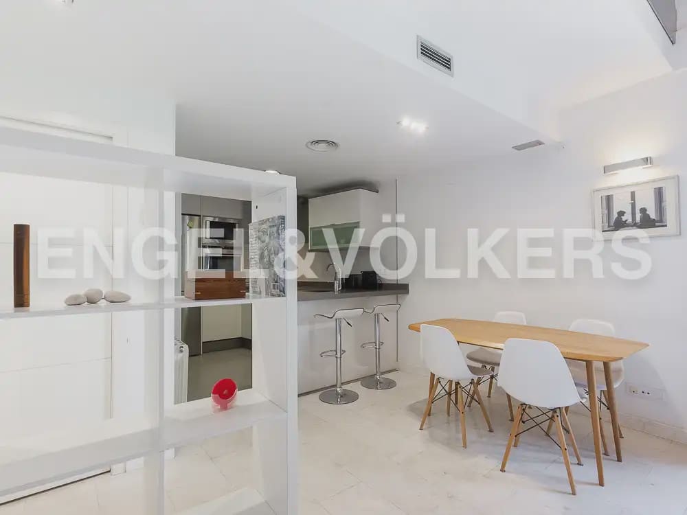 1 soverom Leilighet til leie i Valencia by - € 1 700 (Ref: 9944950)