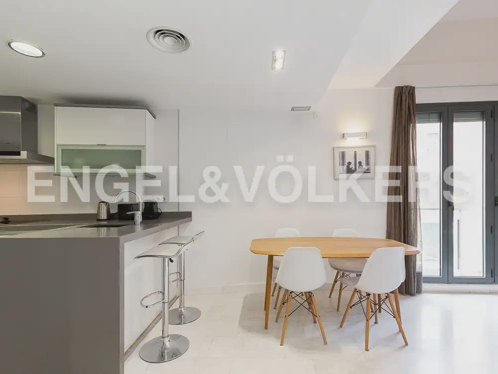 1 soverom Leilighet til leie i Valencia by - € 1 700 (Ref: 9944950)