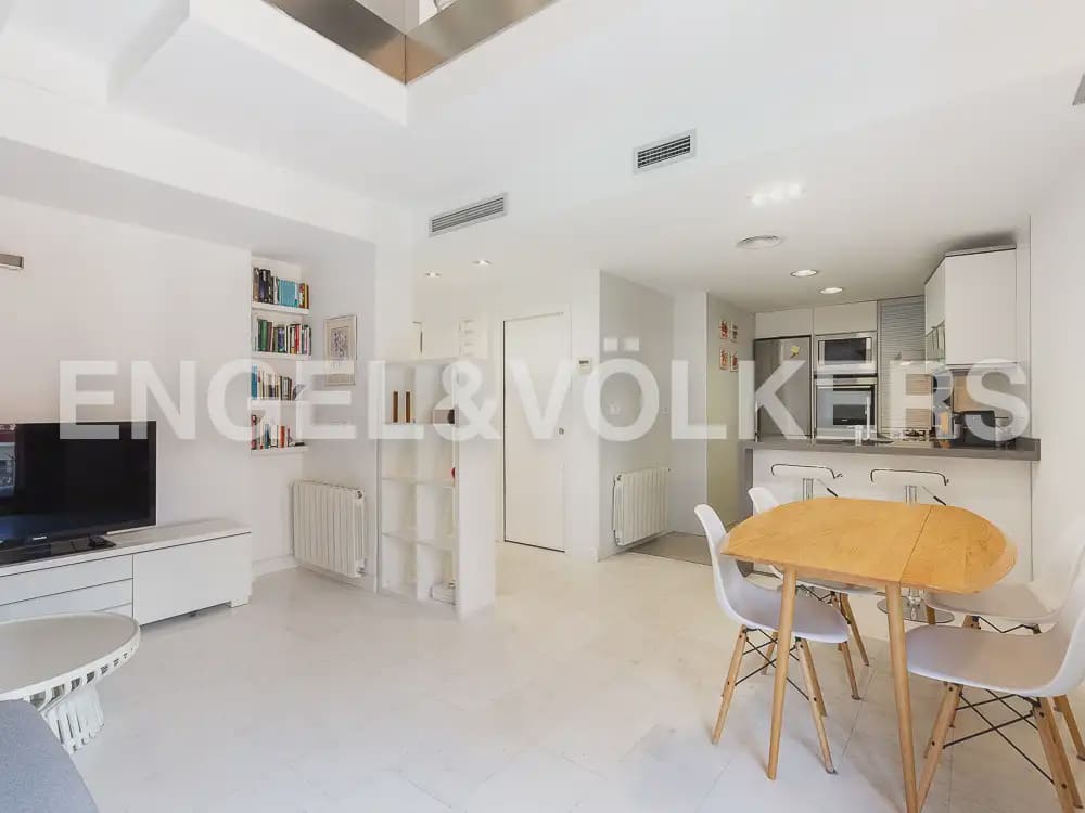 1 soverom Leilighet til leie i Valencia by - € 1 700 (Ref: 9944950)