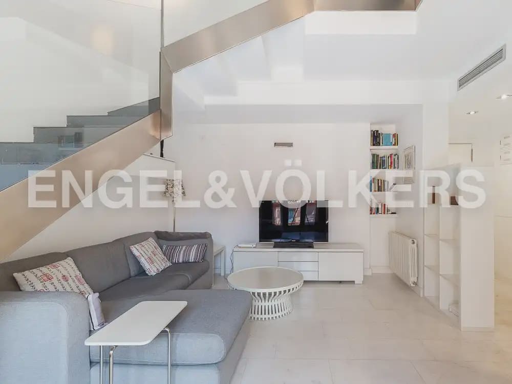 1 soverom Leilighet til leie i Valencia by - € 1 700 (Ref: 9944950)