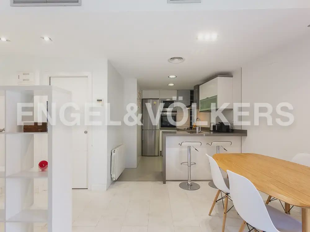 1 soverom Leilighet til leie i Valencia by - € 1 700 (Ref: 9944950)