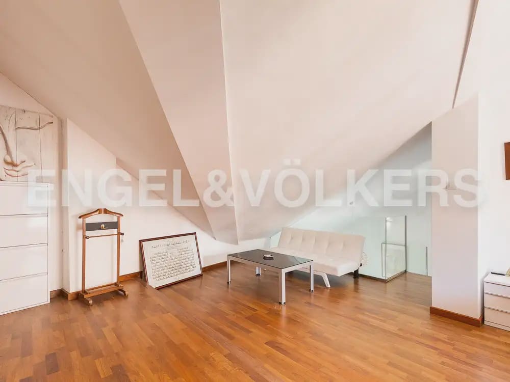 1 soverom Leilighet til leie i Valencia by - € 1 700 (Ref: 9944950)
