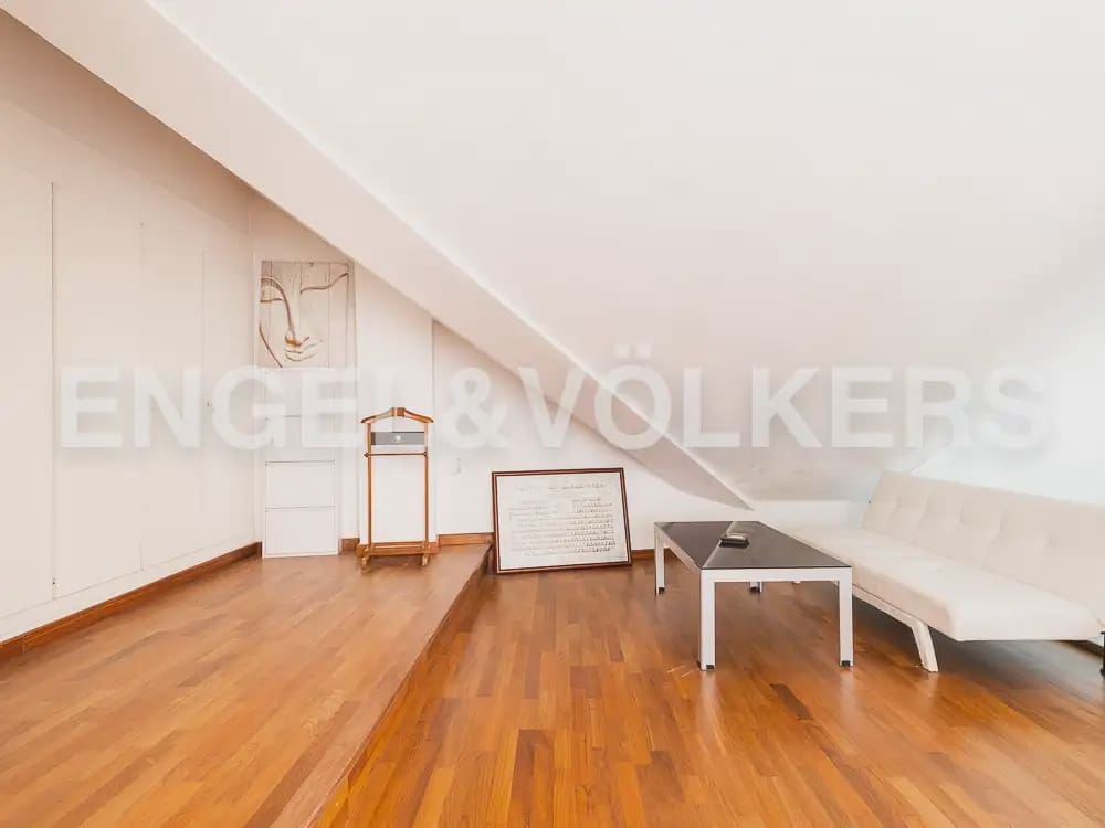 1 soverom Leilighet til leie i Valencia by - € 1 700 (Ref: 9944950)