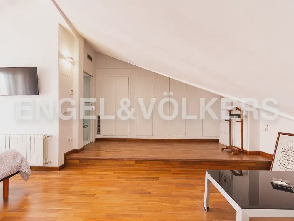 1 soverom Leilighet til leie i Valencia by - € 1 700 (Ref: 9944950)
