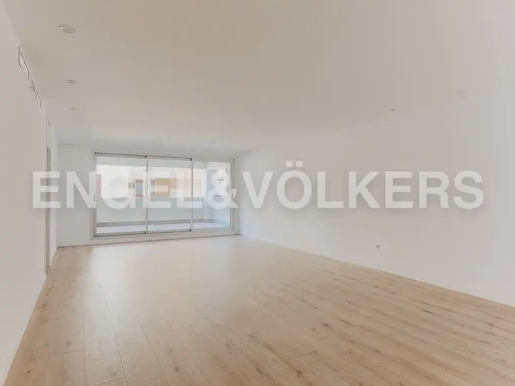 4 bedroom Flat for sale in Castello de la Plana with garage - € 297,000 (Ref: 9946125)