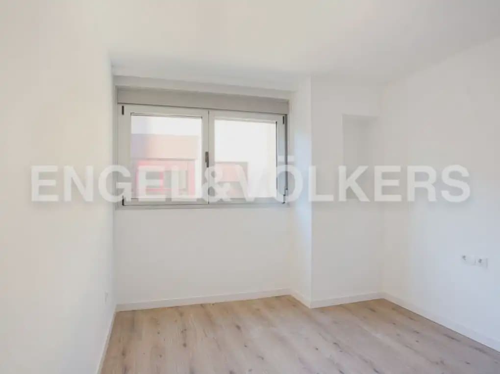 4 bedroom Flat for sale in Castello de la Plana with garage - € 297,000 (Ref: 9946125)