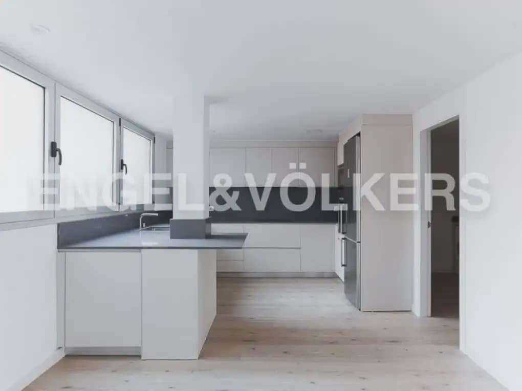 4 bedroom Flat for sale in Castello de la Plana with garage - € 297,000 (Ref: 9946125)