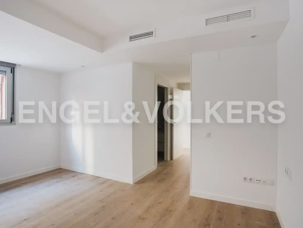 4 bedroom Flat for sale in Castello de la Plana with garage - € 297,000 (Ref: 9946125)