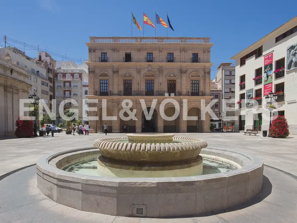 4 bedroom Flat for sale in Castello de la Plana with garage - € 297,000 (Ref: 9946125)