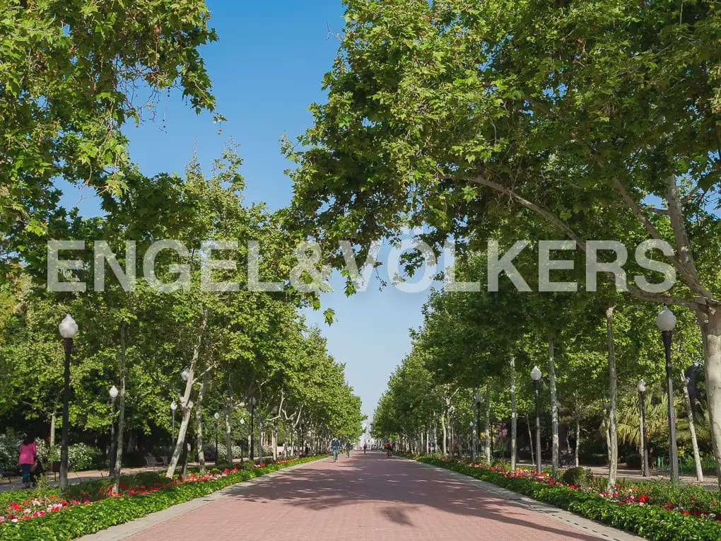 4 bedroom Flat for sale in Castello de la Plana with garage - € 297,000 (Ref: 9946125)