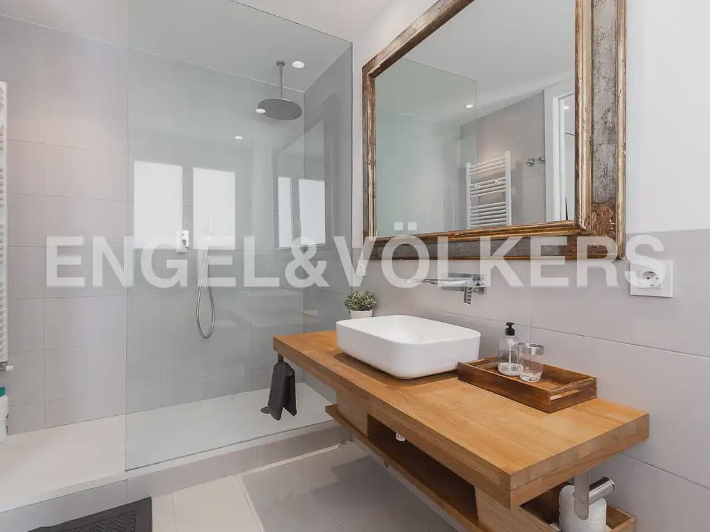 2 soveværelse Lejlighed til leje i Valencia by - € 2.300 (Ref: 9946126)