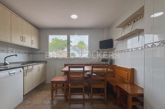 5 soverom Villa til leie i Bétera med svømmebasseng garasje - € 2 800 (Ref: 9946128)