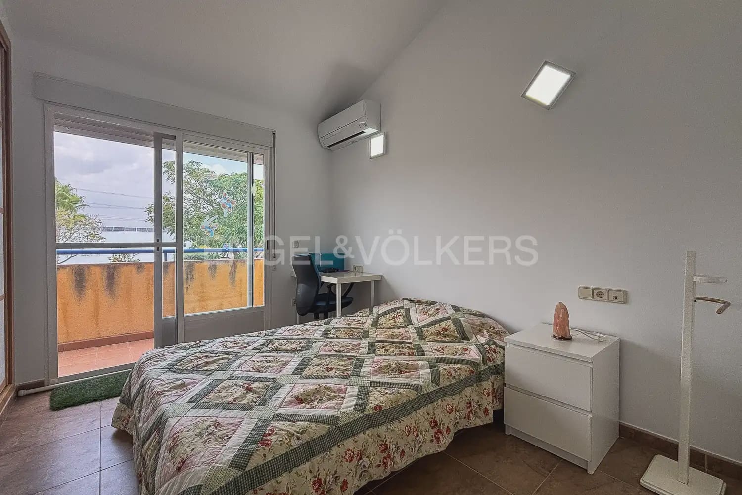 5 soverom Villa til leie i Betera med svømmebasseng garasje - € 2 800 (Ref: 9946128)
