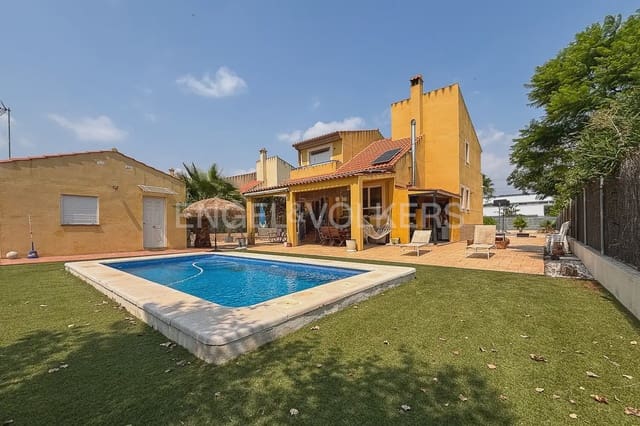 5 soverom Villa til leie i Bétera med svømmebasseng garasje - € 2 800 (Ref: 9946128)