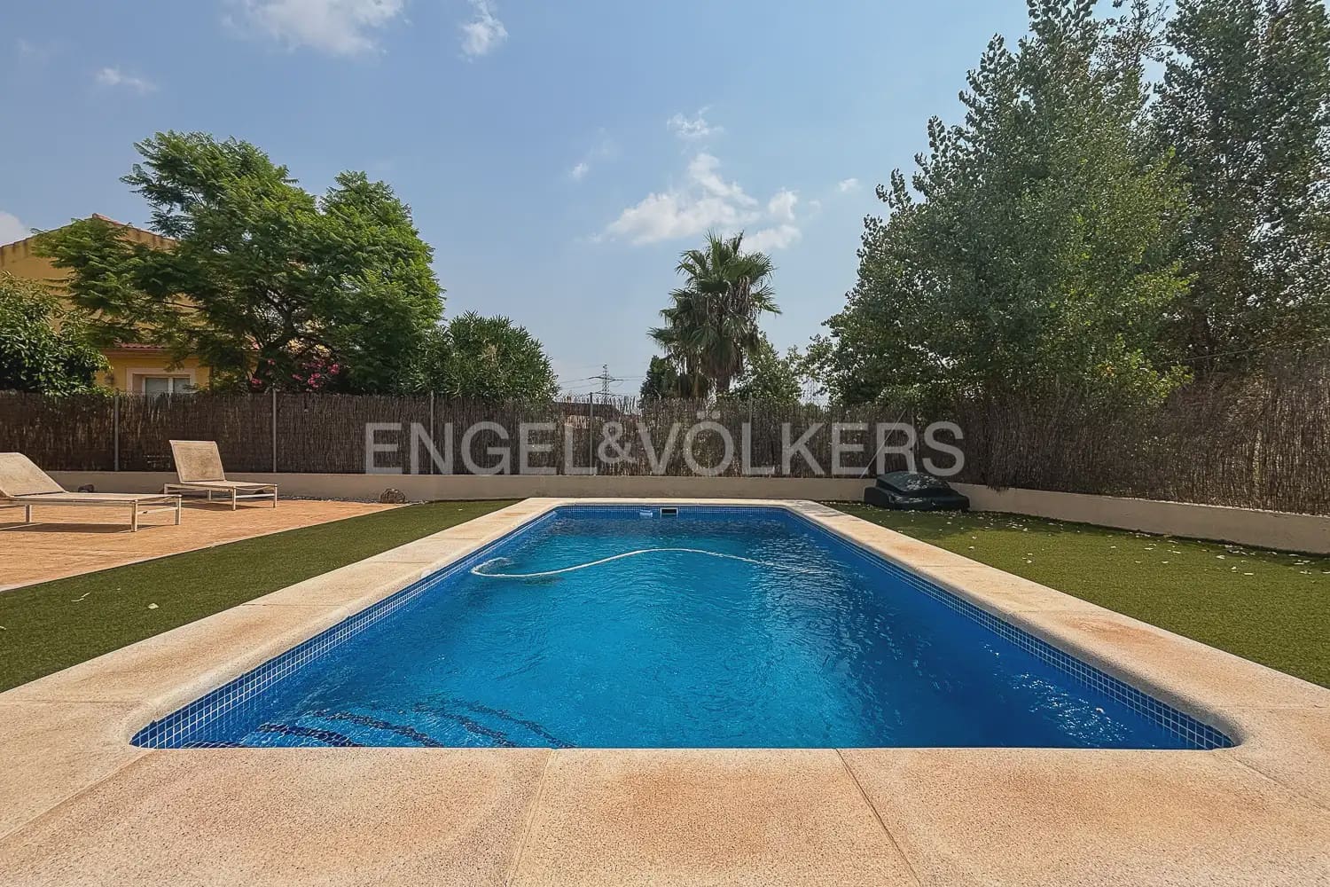 5 soverom Villa til leie i Betera med svømmebasseng garasje - € 2 800 (Ref: 9946128)