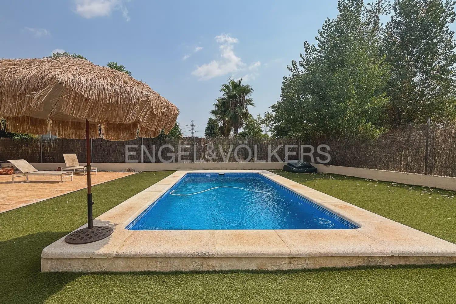 5 soverom Villa til leie i Betera med svømmebasseng garasje - € 2 800 (Ref: 9946128)