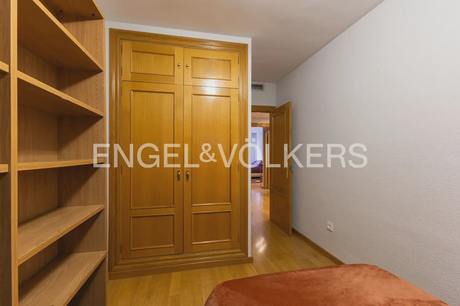 3 makuuhuone Asunto vuokrattavana paikassa Castello de la Plana mukana 
autotalli - 1 300 € (Ref: 9946544)