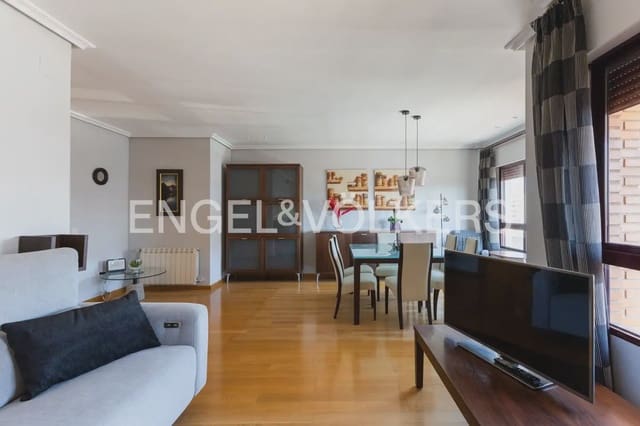 Appartement de 3 chambres à louer à Norte, Castelló de la Plana avec garage - 1 300 € (Ref: 9946544)