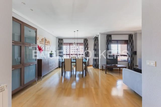 Appartement de 3 chambres à louer à Norte, Castelló de la Plana avec garage - 1 300 € (Ref: 9946544)