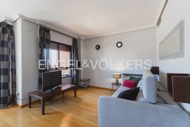 Appartement de 3 chambres à louer à Norte, Castelló de la Plana avec garage - 1 300 € (Ref: 9946544)