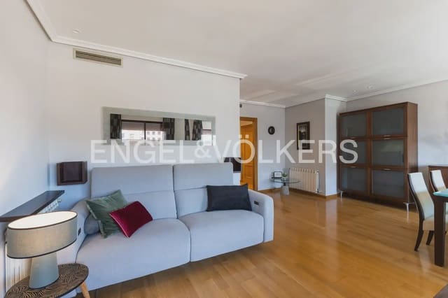 Appartement de 3 chambres à louer à Norte, Castelló de la Plana avec garage - 1 300 € (Ref: 9946544)