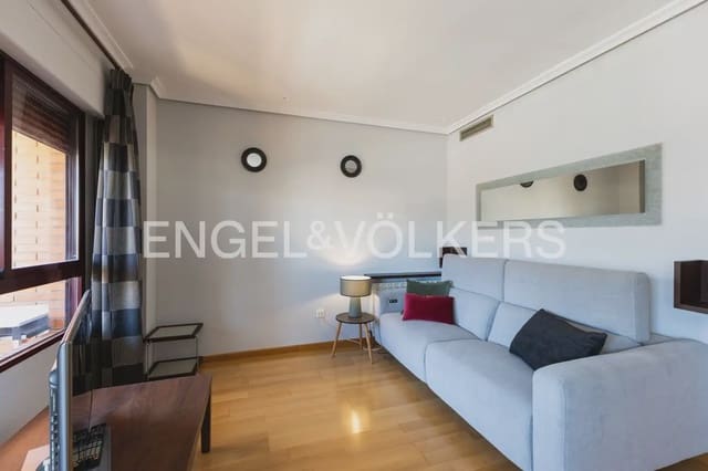 Appartement de 3 chambres à louer à Norte, Castelló de la Plana avec garage - 1 300 € (Ref: 9946544)