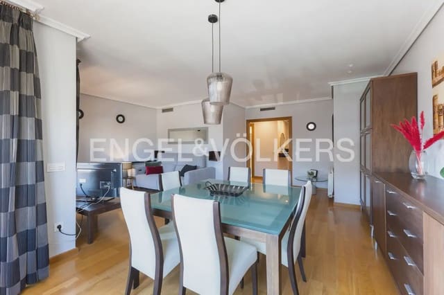 Appartement de 3 chambres à louer à Norte, Castelló de la Plana avec garage - 1 300 € (Ref: 9946544)