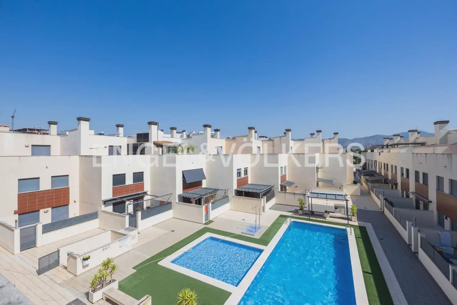 4 sovrum Radhus till salu i Castello de la Plana med pool garage - 450 000 € (Ref: 9946547)