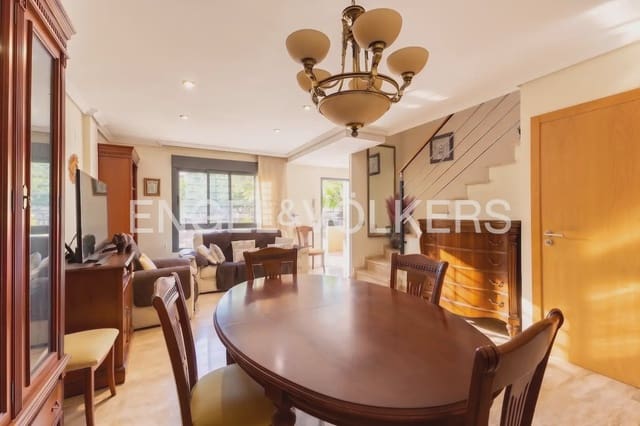 4 sovrum Radhus till salu i Norte, Castelló de la Plana med pool garage - 450 000 € (Ref: 9946547)