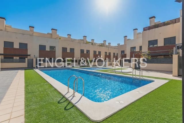 4 sovrum Radhus till salu i Norte, Castelló de la Plana med pool garage - 450 000 € (Ref: 9946547)
