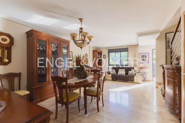 4 sovrum Radhus till salu i Norte, Castelló de la Plana med pool garage - 450 000 € (Ref: 9946547)