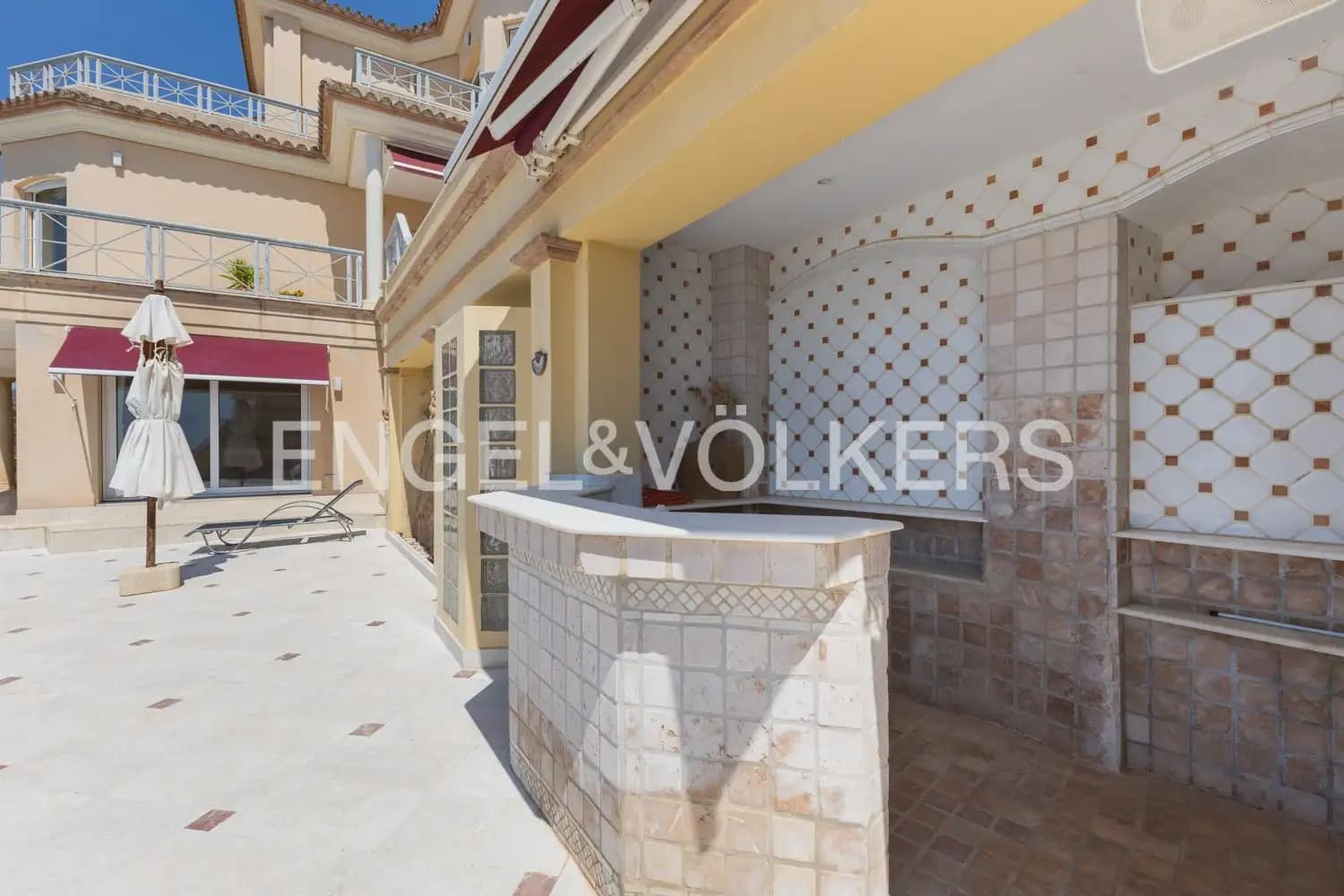 5 soverom Villa til salgs i Javea / Xabia med svømmebasseng garasje - € 3 950 000 (Ref: 9946548)