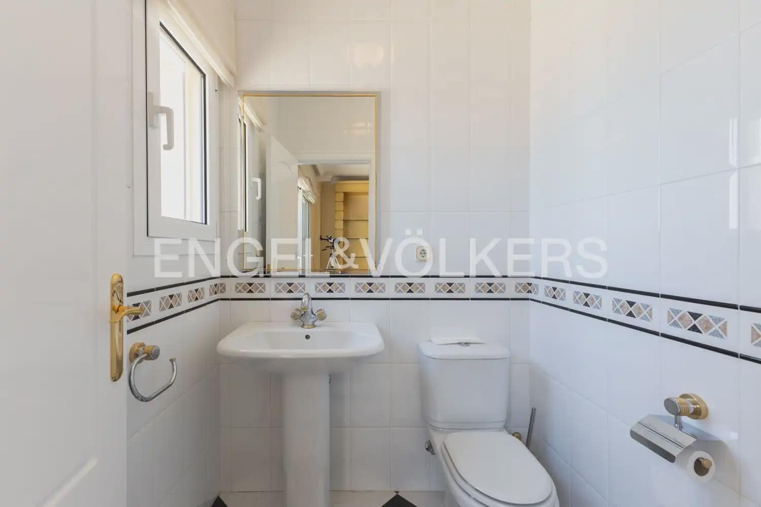 5 soverom Villa til salgs i Javea / Xabia med svømmebasseng garasje - € 3 950 000 (Ref: 9946548)