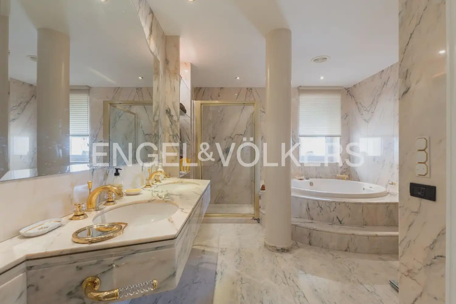 5 soverom Villa til salgs i Javea / Xabia med svømmebasseng garasje - € 3 950 000 (Ref: 9946548)