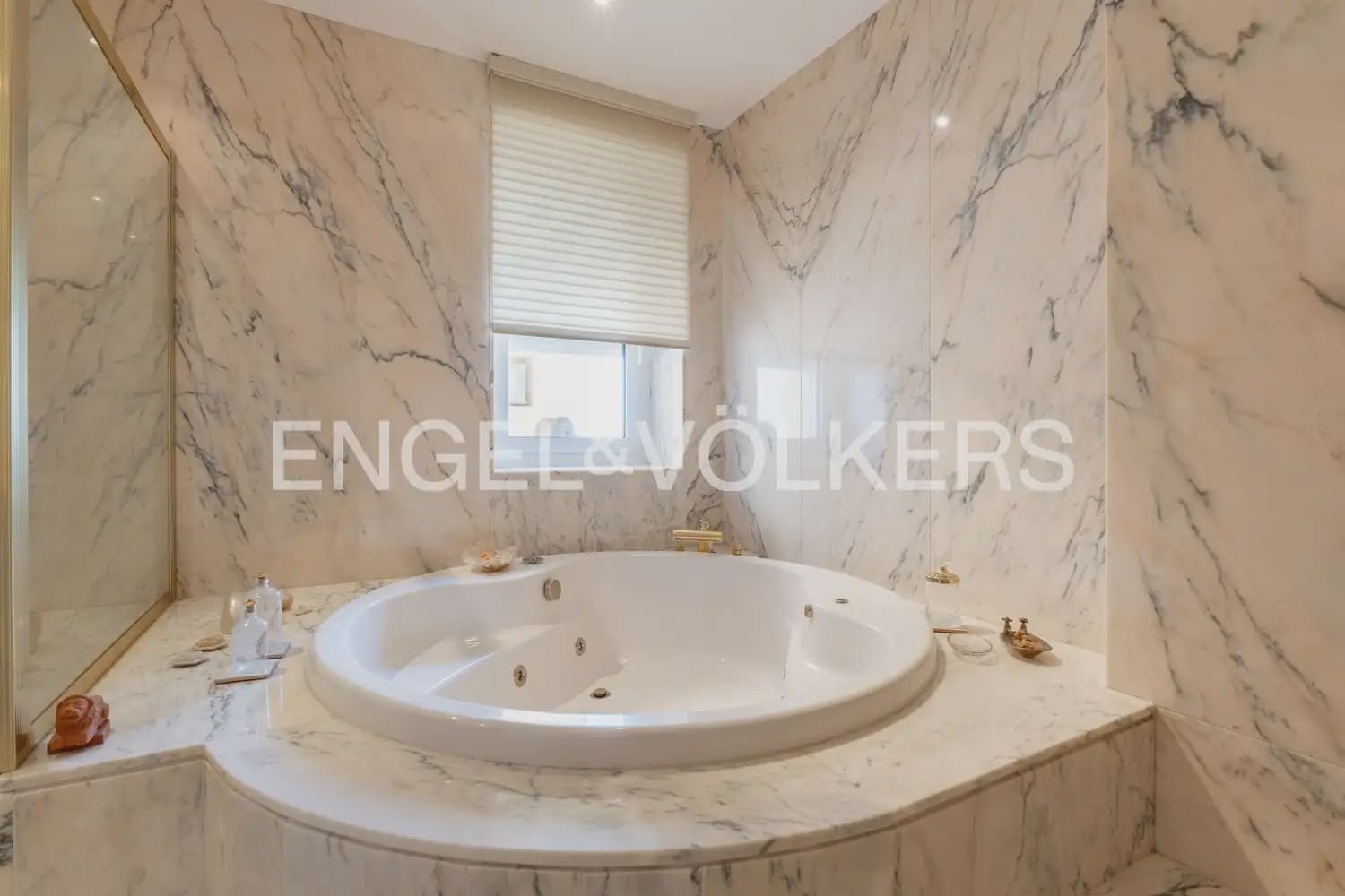 5 soverom Villa til salgs i Javea / Xabia med svømmebasseng garasje - € 3 950 000 (Ref: 9946548)