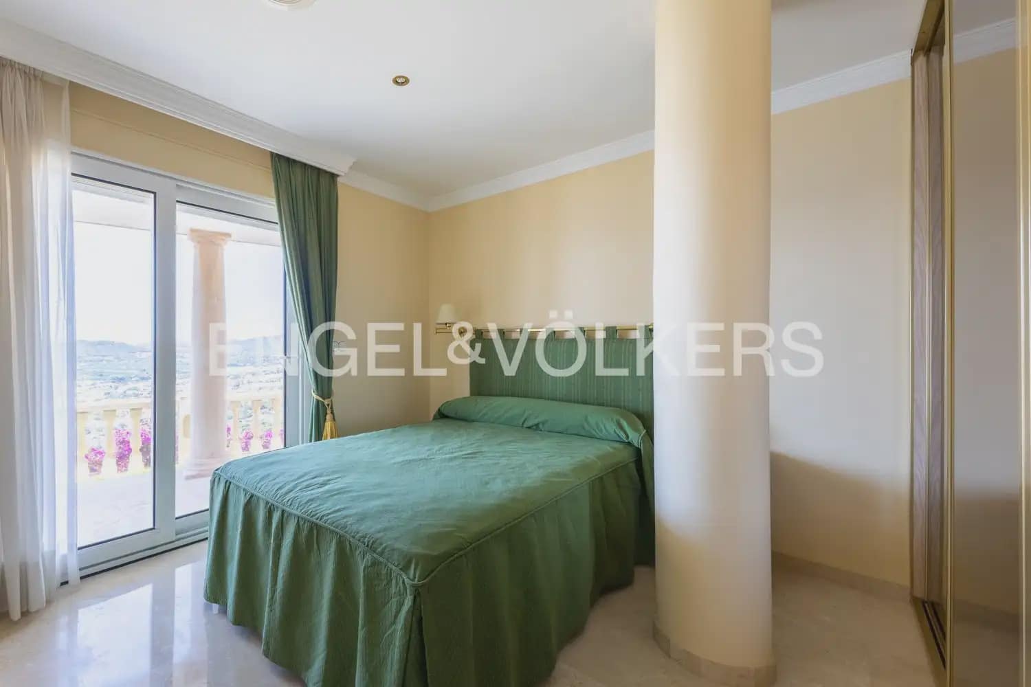5 soverom Villa til salgs i Javea / Xabia med svømmebasseng garasje - € 3 950 000 (Ref: 9946548)