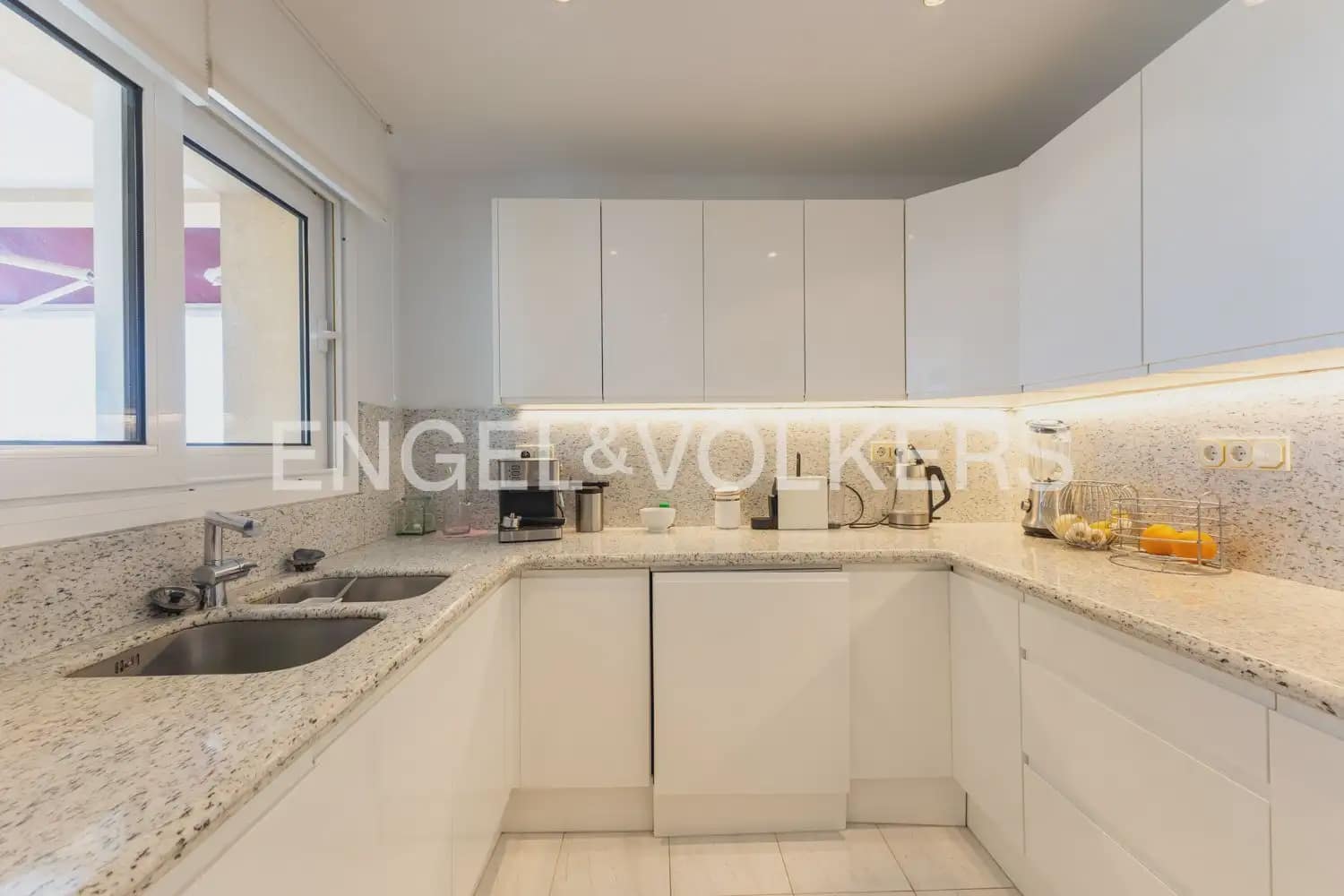 5 soverom Villa til salgs i Javea / Xabia med svømmebasseng garasje - € 3 950 000 (Ref: 9946548)