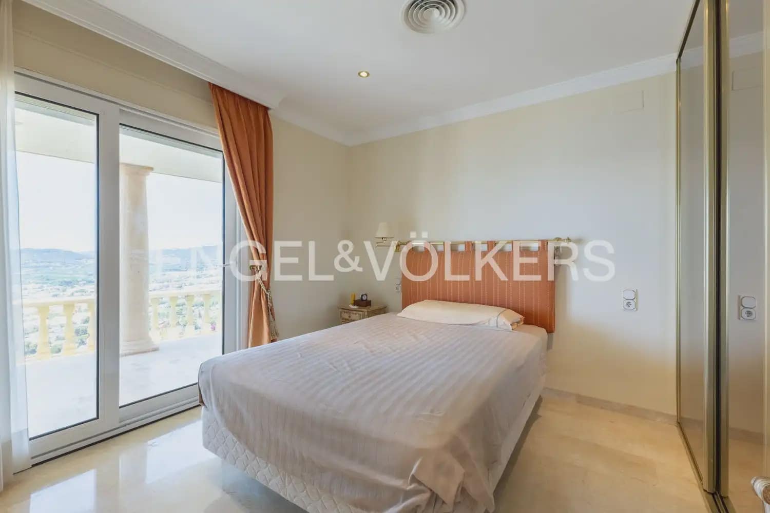 5 soverom Villa til salgs i Javea / Xabia med svømmebasseng garasje - € 3 950 000 (Ref: 9946548)