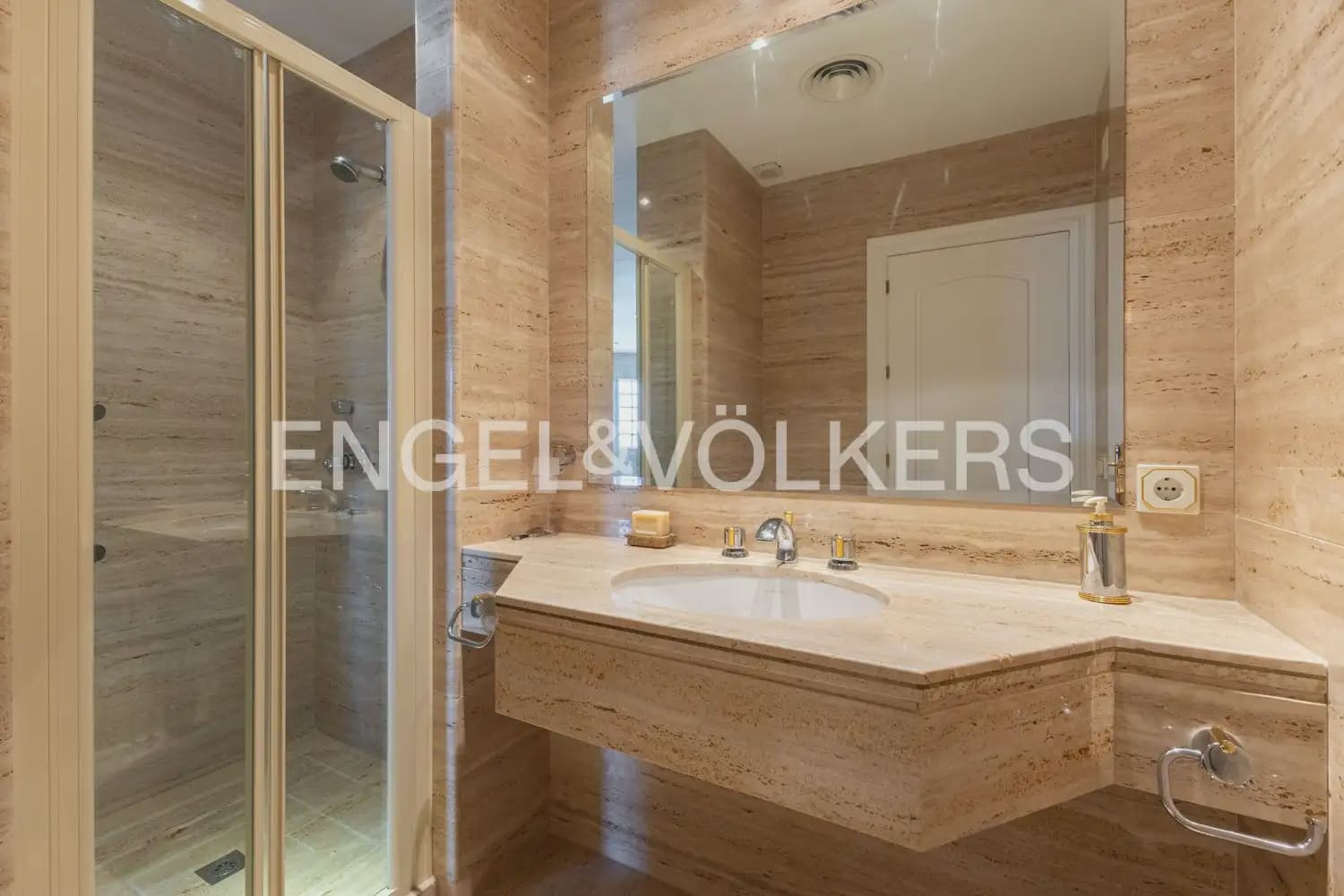 5 soverom Villa til salgs i Javea / Xabia med svømmebasseng garasje - € 3 950 000 (Ref: 9946548)