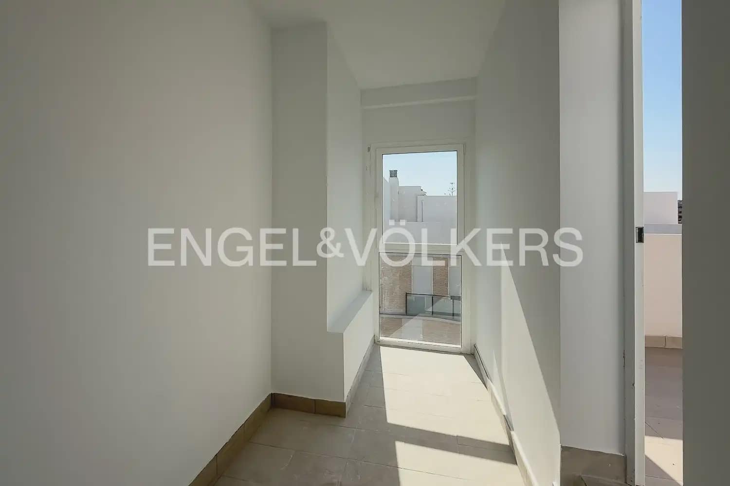 1 bedroom Flat for rent in Alginet with garage - € 1,000 (Ref: 9946770)