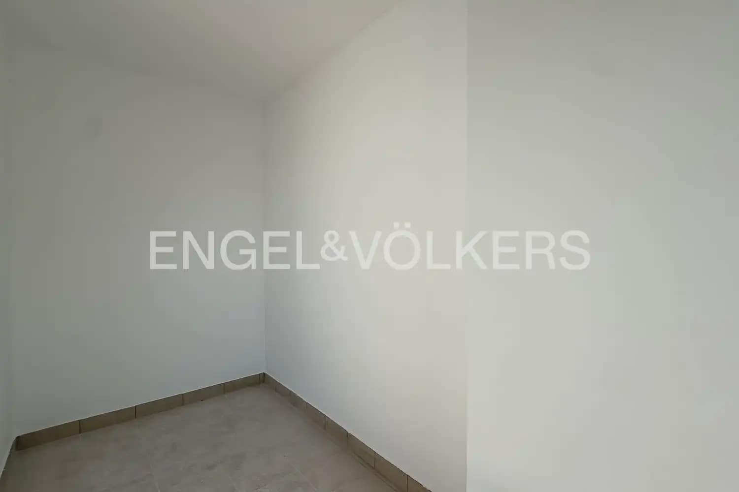 1 bedroom Flat for rent in Alginet with garage - € 1,000 (Ref: 9946770)
