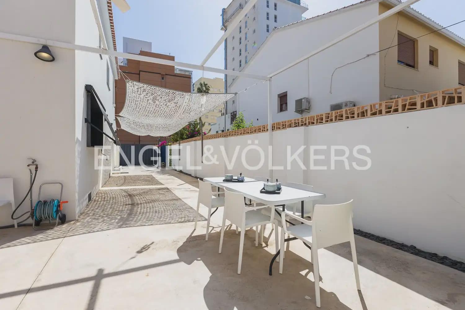 2 bedroom Villa for sale in Gandia with pool garage - € 470,000 (Ref: 9946772)